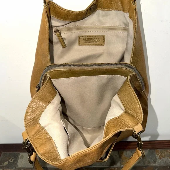 American Leather Co. Austin Triple Entry Bucket Shoulder Bag Women’s - Picture 3 of 8